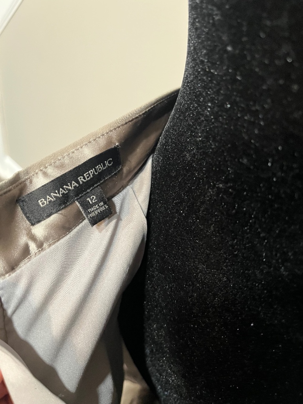 Banana Republic Gray Sequin Skirt – Size 12